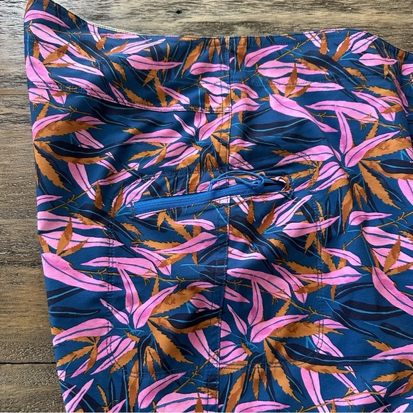 Patagonia Womens size 14 Stretch Hydropeak Boardshorts Swimwear Floral Blue - Picture 8 of 10
